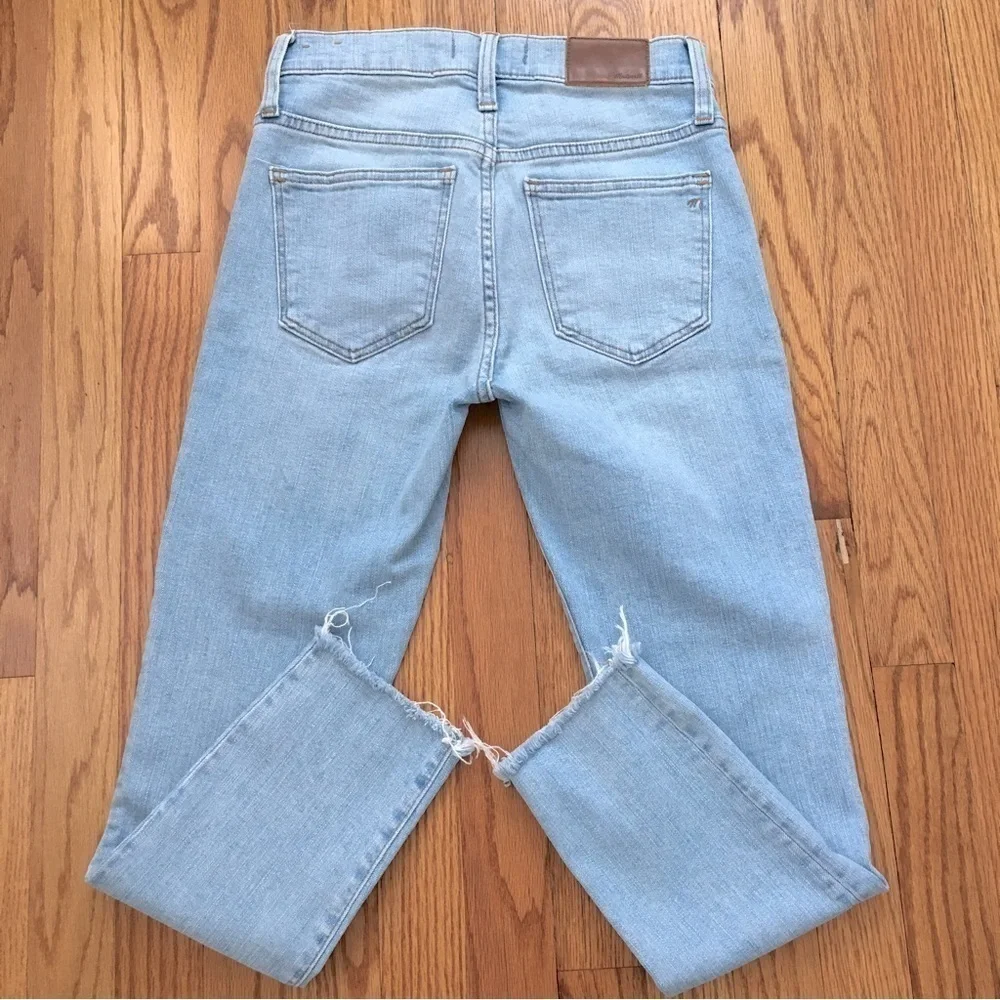 Madewell 9” High Rise Button Fly Light Blue Denim Raw Hem Cropped Skinny Jeans